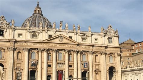 il vaticano veste prada|Il Vaticano veste Prada .